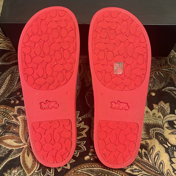 Coach slides like new! - Picture 3 of 9